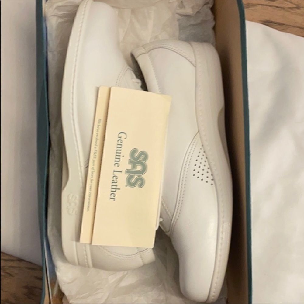 SAS WHITE COMFORT SHOES.  STYLE IS WHISPER… - Picture 8 of 9